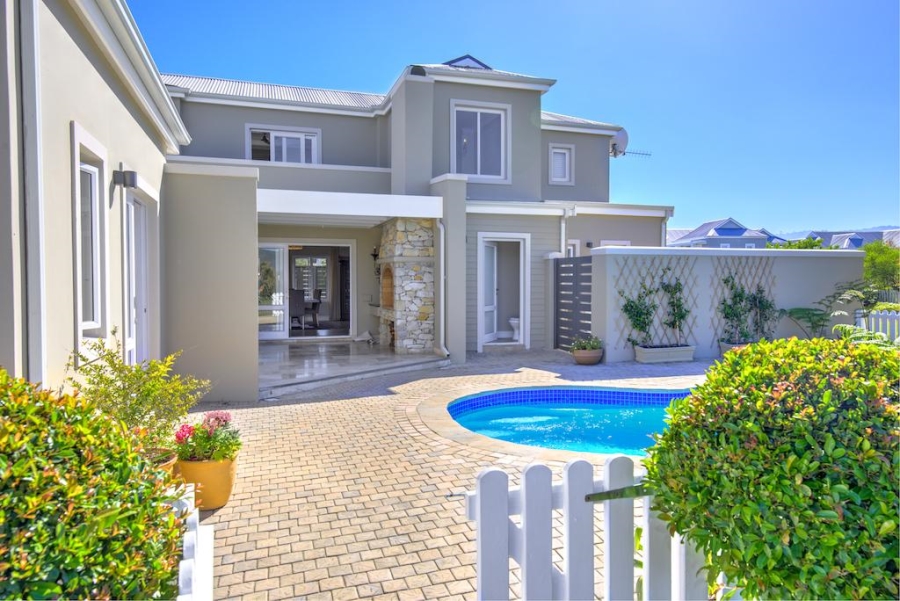 To Let 4 Bedroom Property for Rent in Thesen Islands Western Cape